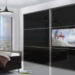 ארון הזזה דגם Kloss TV עם 2 דלתות המשלבות טלוויזיה בעיצוב שחור